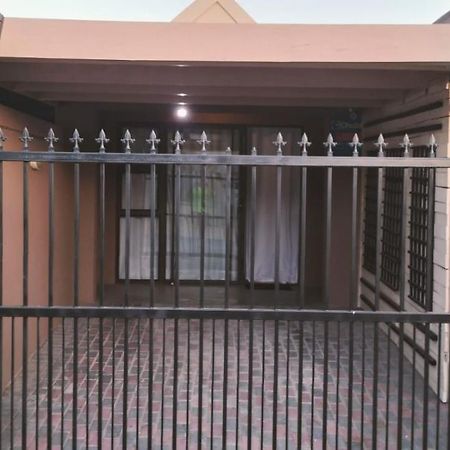 Victoria'S Rest Apartment Windsor Park Ngoại thất bức ảnh
